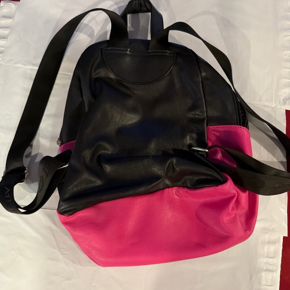 Betsy Johnson Black Pink Quilted Backpack 12”x14” Pink Bow Gold Buckle Strap BAG main image 4
